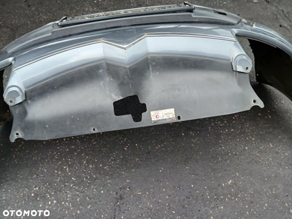 Citroen C4 Zderzak przedni kod lakieru KTH - 6