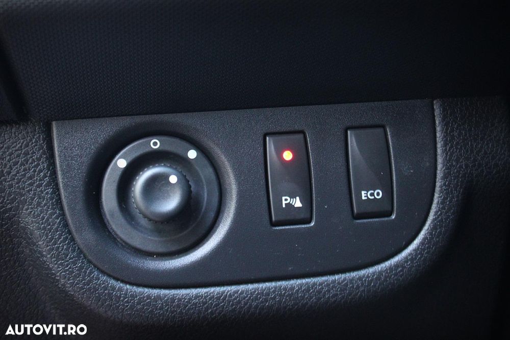 Dacia Logan TCe 90 Laureate - 9