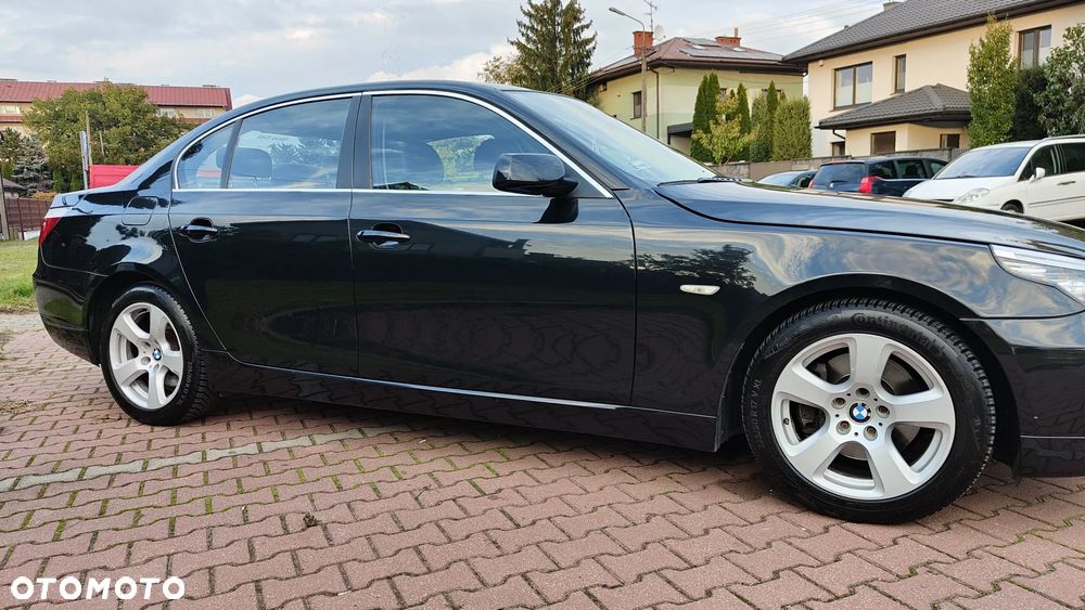 BMW Seria 5 520d - 24