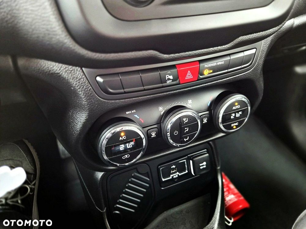 Jeep Renegade 1.4 MultiAir Night Eagle - 15