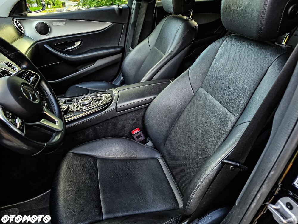 Mercedes-Benz Klasa E 220 d 9G-TRONIC - 33