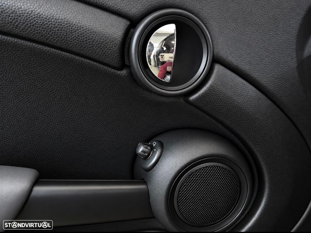 MINI 3 Portas Cooper D Auto - 17