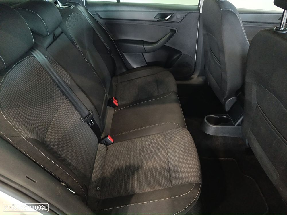 Skoda Rapid Spaceback 1.6 TDi Active - 19