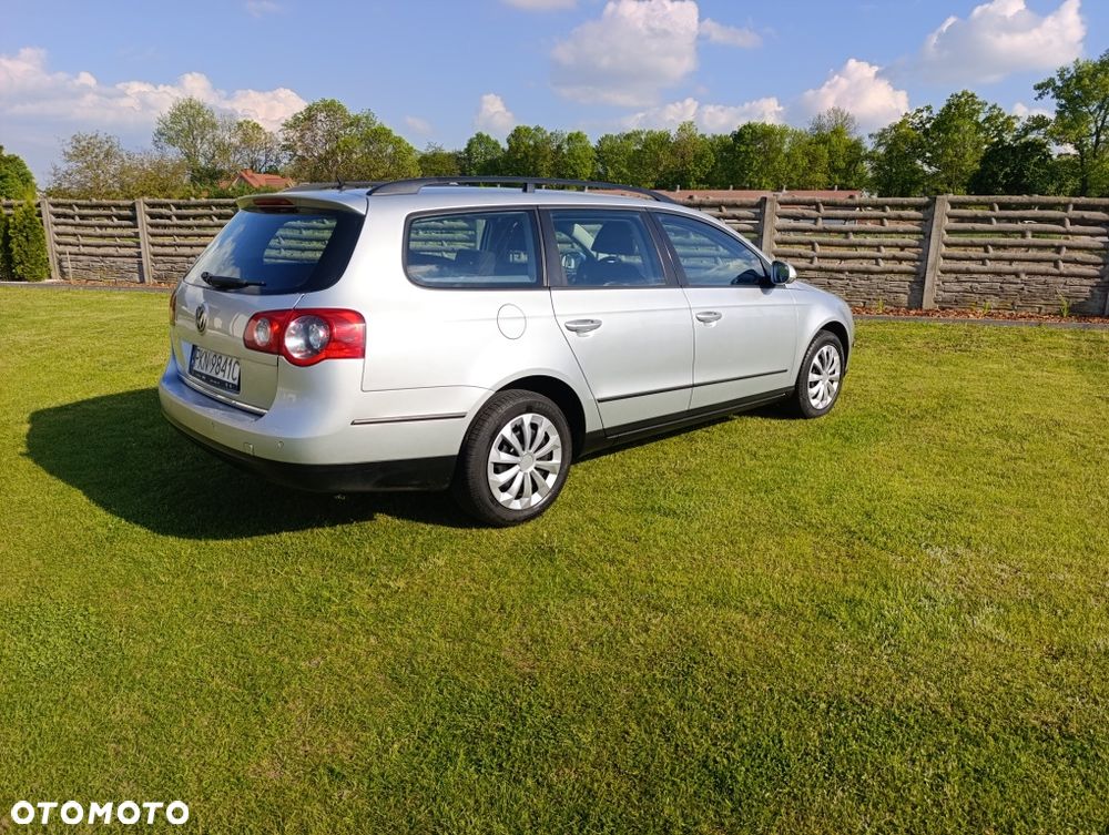 Volkswagen Passat - 4