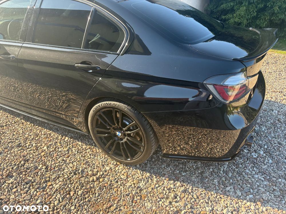 BMW Seria 3 335i Luxury Line - 11