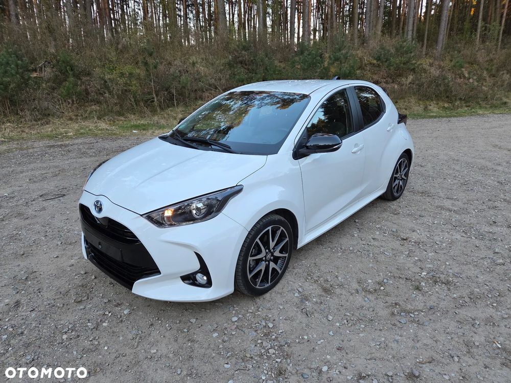 Toyota Yaris 116 1.5 VVT-i Black&White - 15
