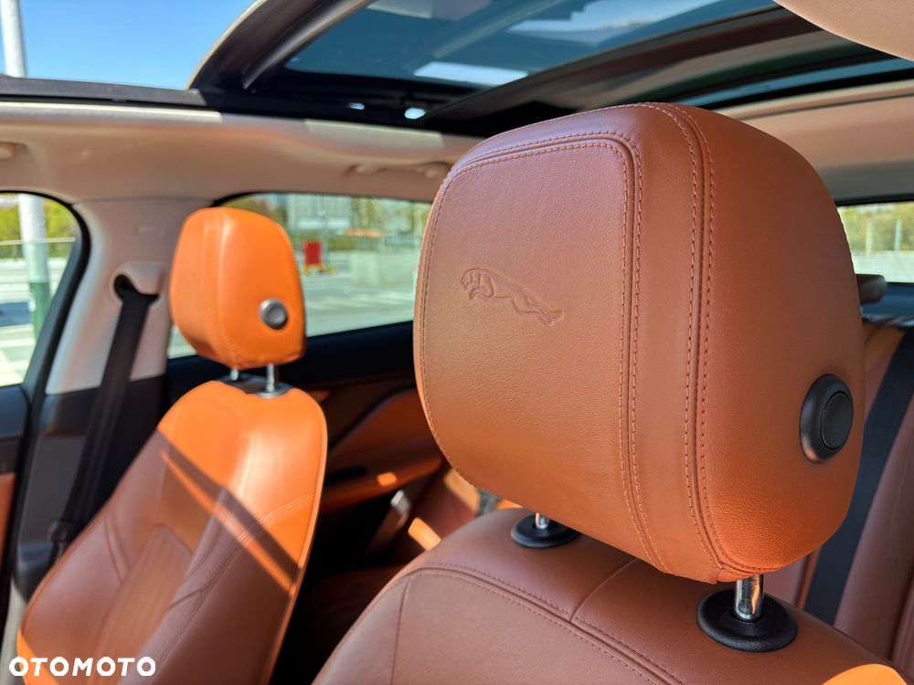 Jaguar F-Pace 2.0 i4D AWD Prestige - 16