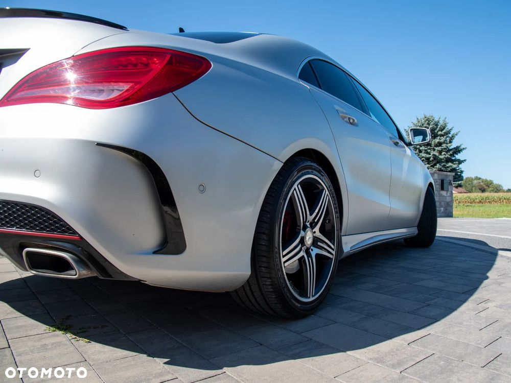 Mercedes-Benz CLA 250 4Matic 7G-DCT AMG Line - 30