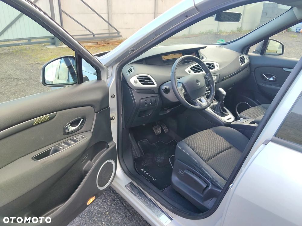 Renault Grand Scenic dCi 150 FAP Dynamique - 9