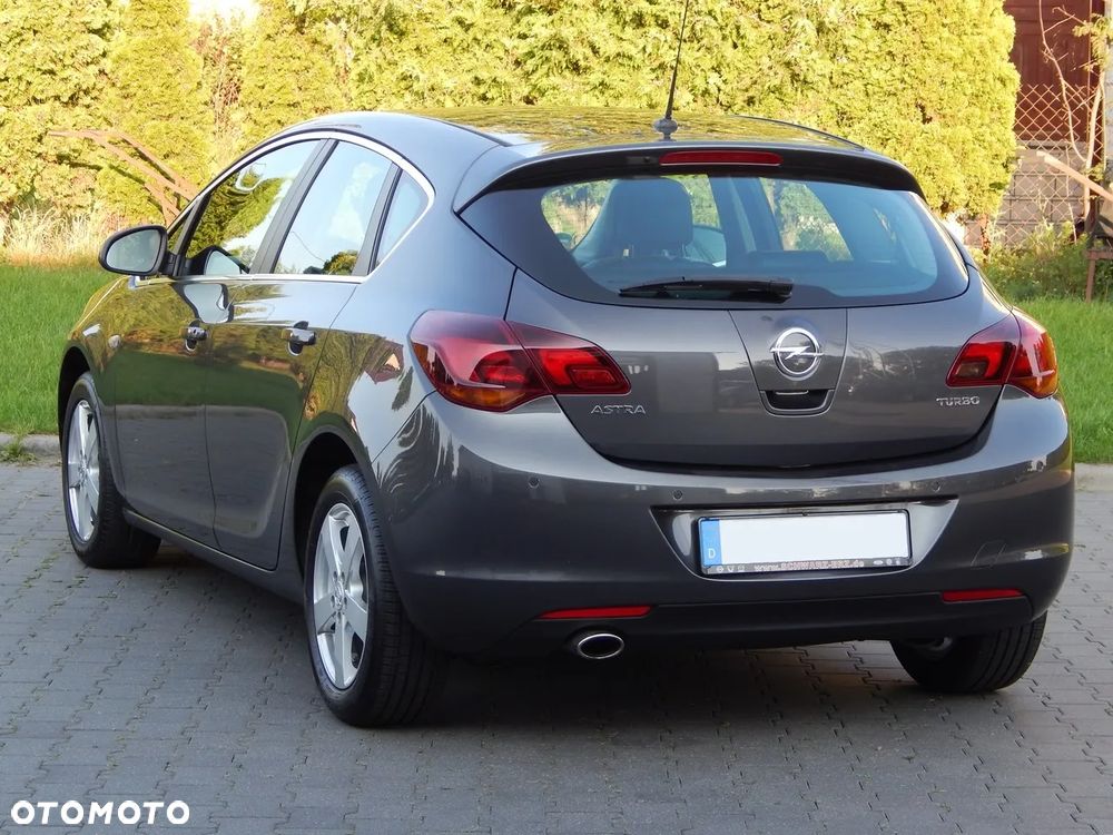 Opel Astra 1.4 Turbo Cosmo - 4