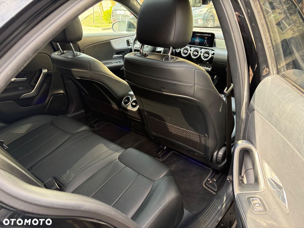 Mercedes-Benz Klasa A 220 4Matic 7G-DCT Progressive - 14