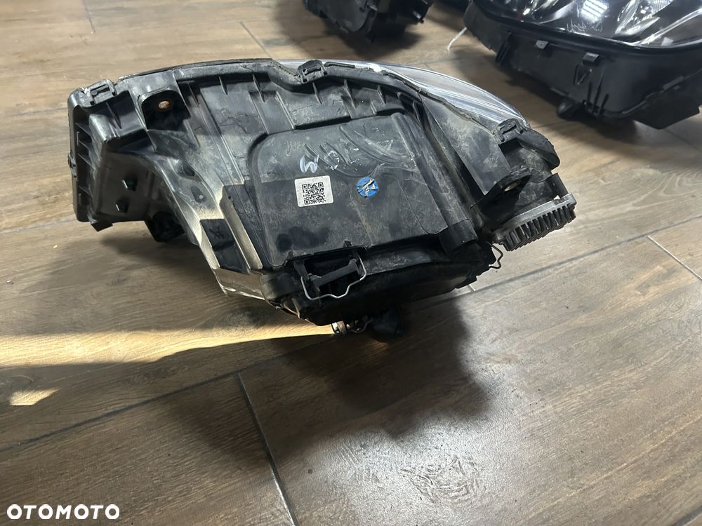 MAN TGX TGE TGS lampa LED przód przednia prawa 10663060000 KMP ORG - 2