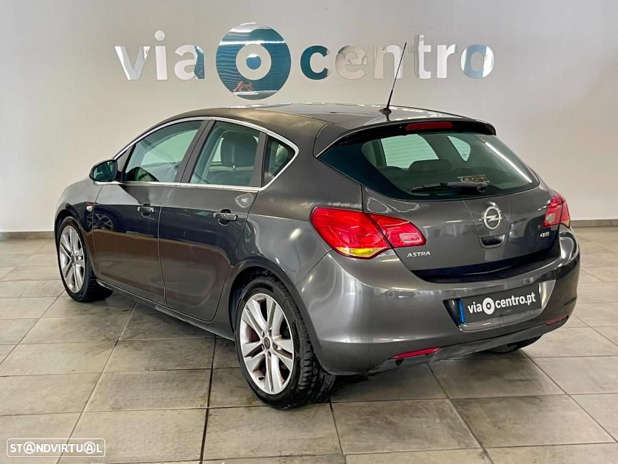 Opel Astra 1.7 CDTi Cosmo - 2