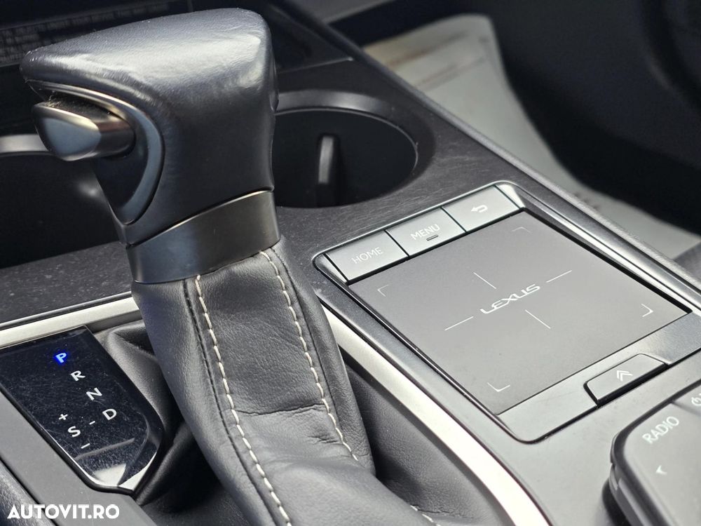 Lexus UX 250h Luxury Line - 19