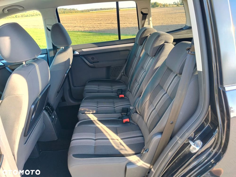 Volkswagen Touran - 7