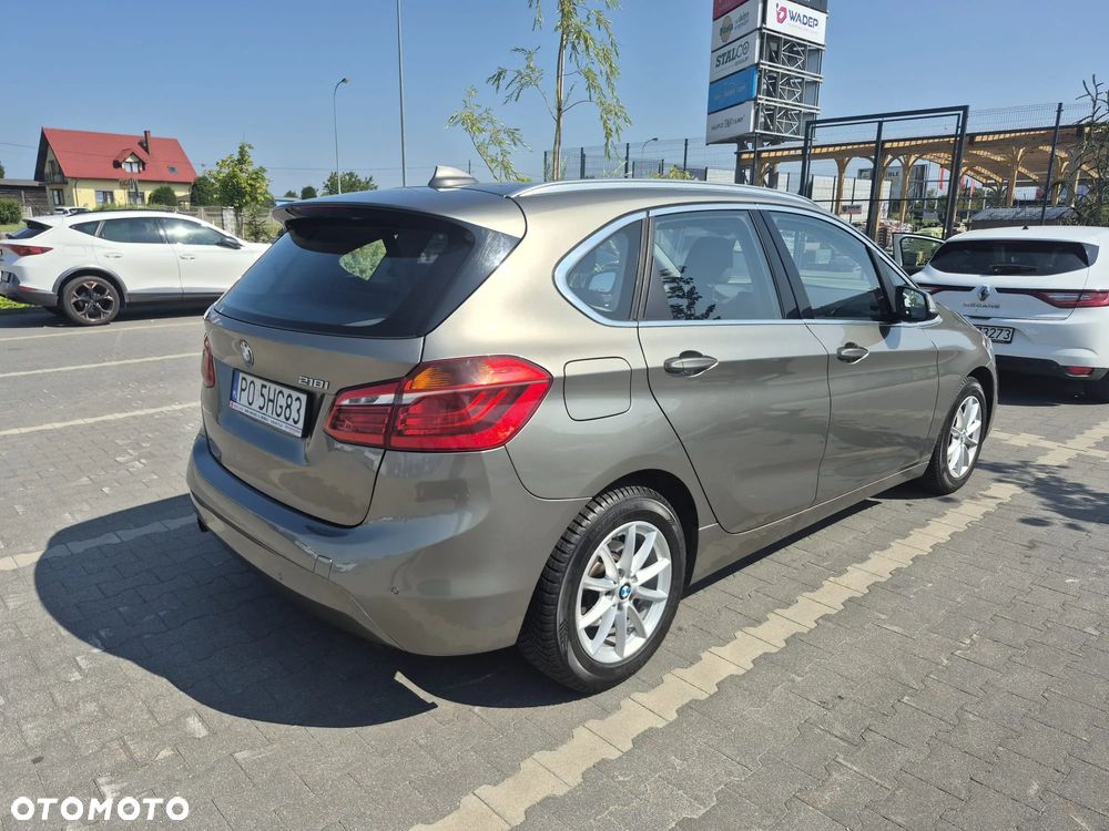 BMW Seria 2 218i - 10