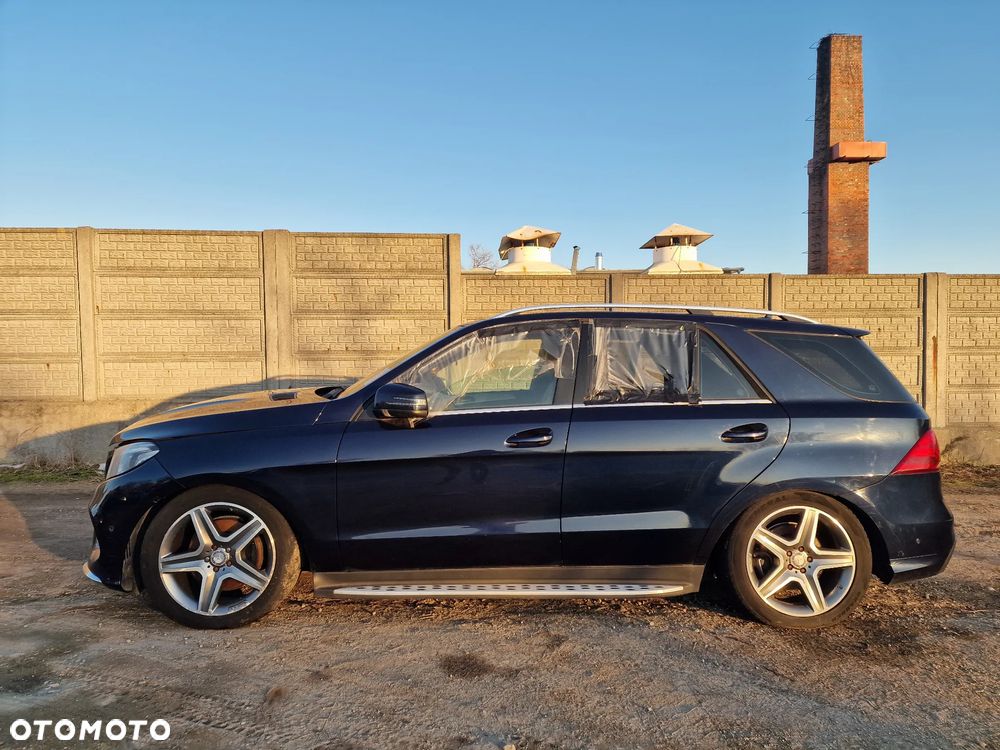 Mercedes-Benz GLE 350 d 4Matic 9G-TRONIC AMG Line - 30