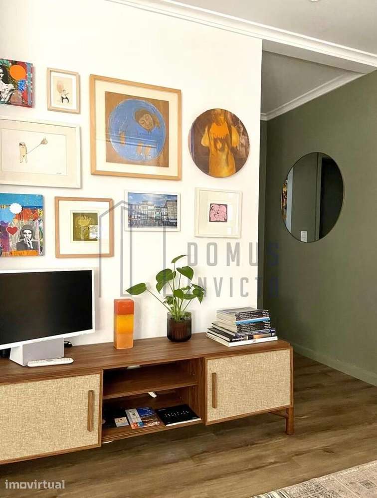 Apartamento T1 com terraço para arrendamento em pleno coração de Mirag - Grande imagem: 2/24