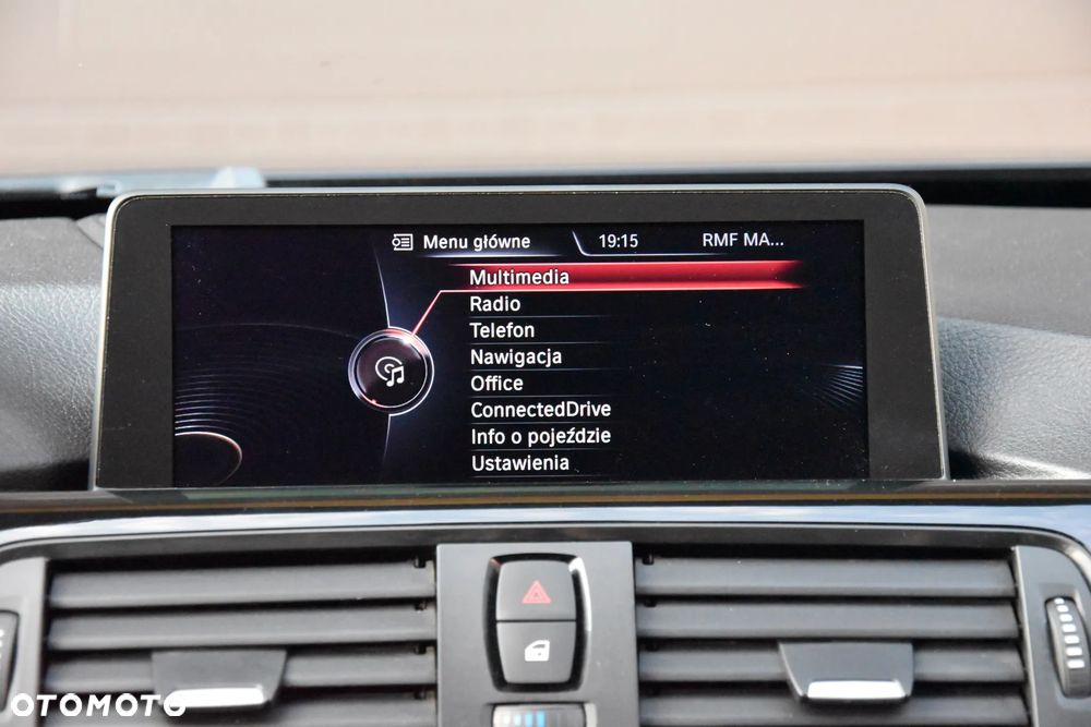 BMW Seria 3 320d Sport Line - 26
