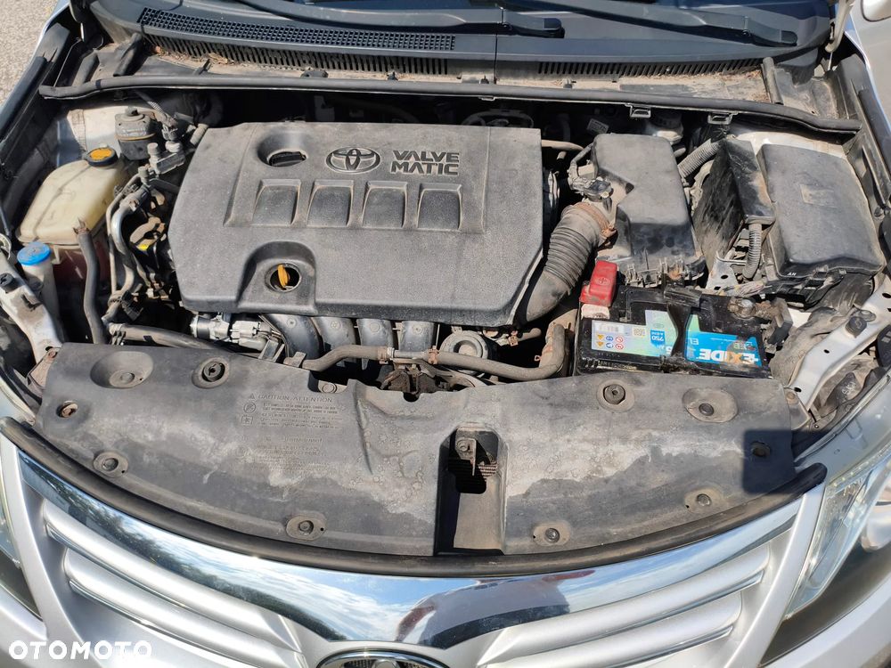Toyota Avensis 1.8 Active - 22