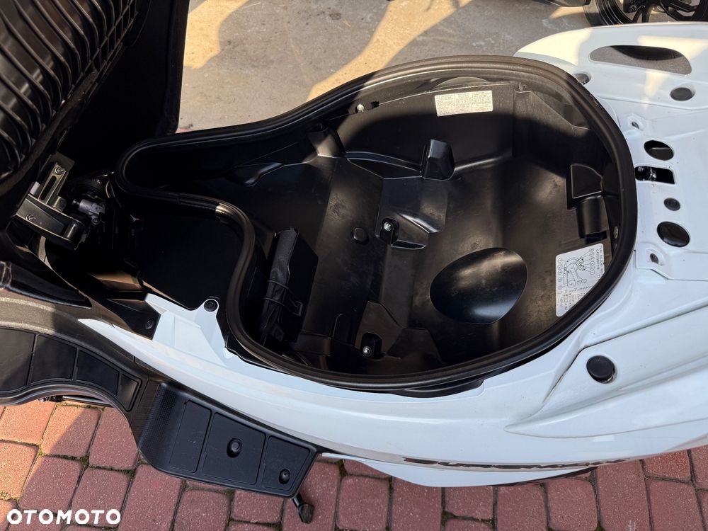 Suzuki Burgman - 9
