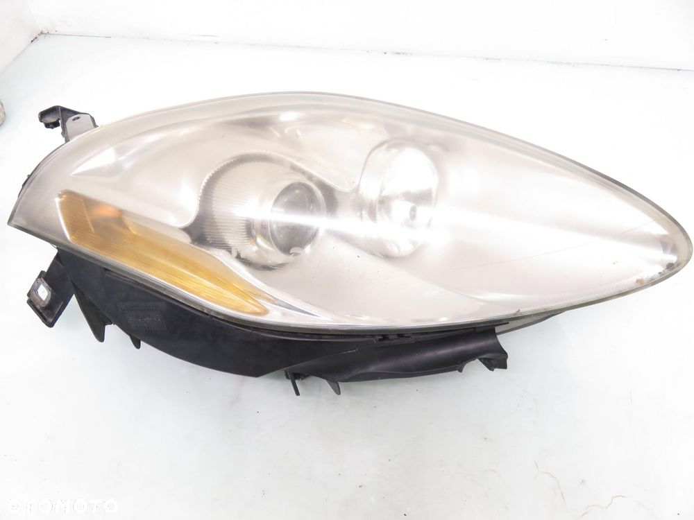LAMPA PRAWA PRZEDNIA FIAT BRAVO II - 1