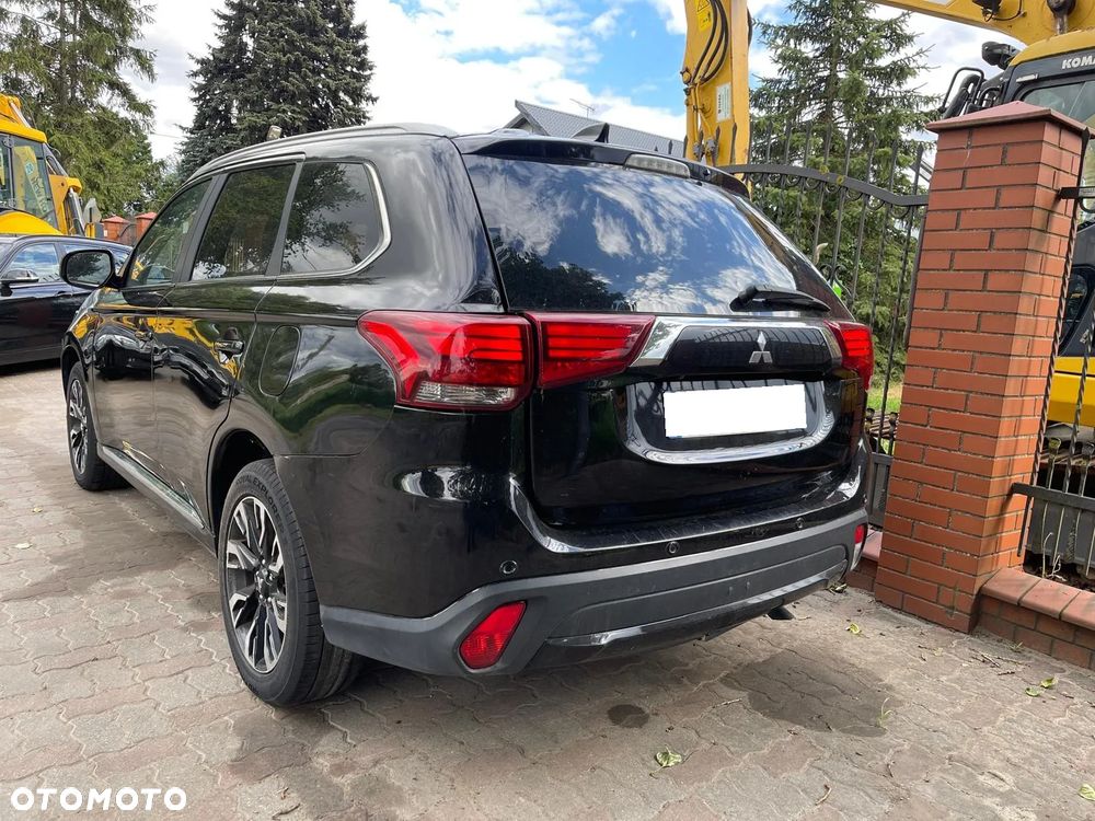 Mitsubishi Outlander Instyle NAVI + - 2