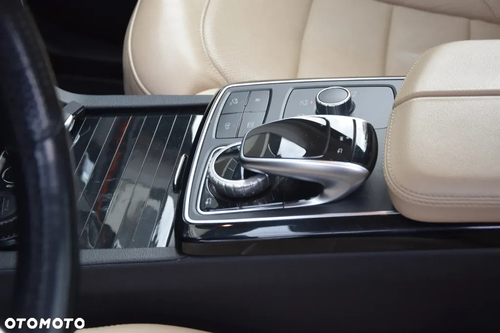 Mercedes-Benz GLS - 16
