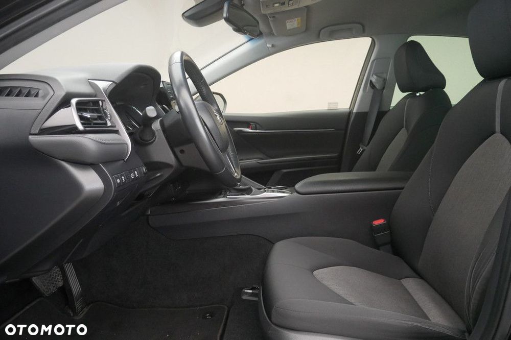 Toyota Camry 2.5 Hybrid Comfort CVT - 12