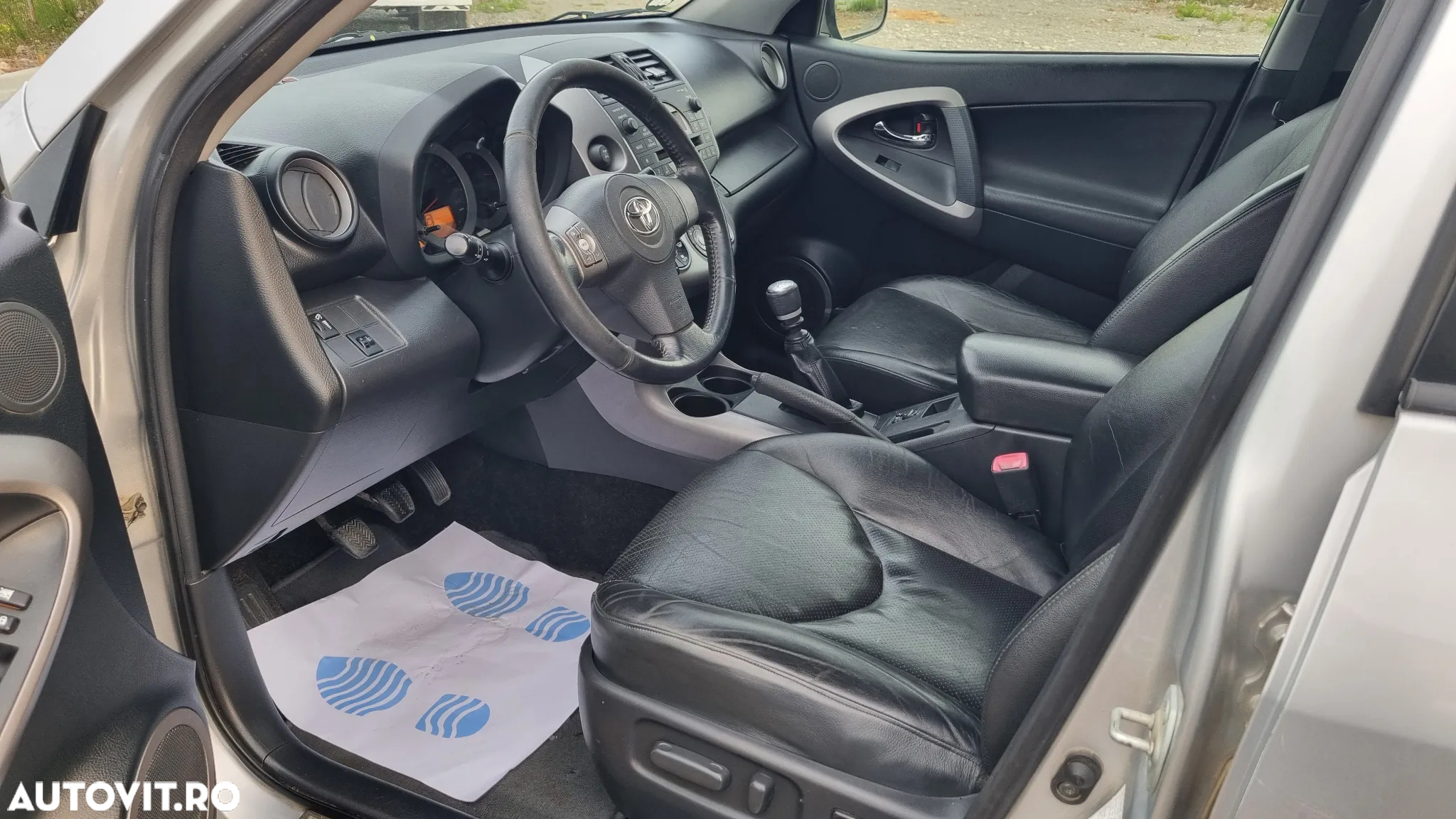 Toyota RAV4 2.2L D-CAT M/T Luxury - 22