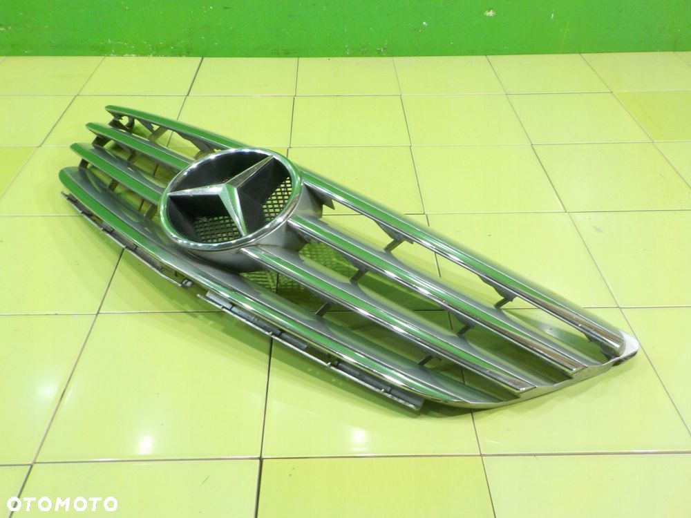 MERCEDES B W245 1.7 B 05r 5D atrapa grill A1698800783 - 3