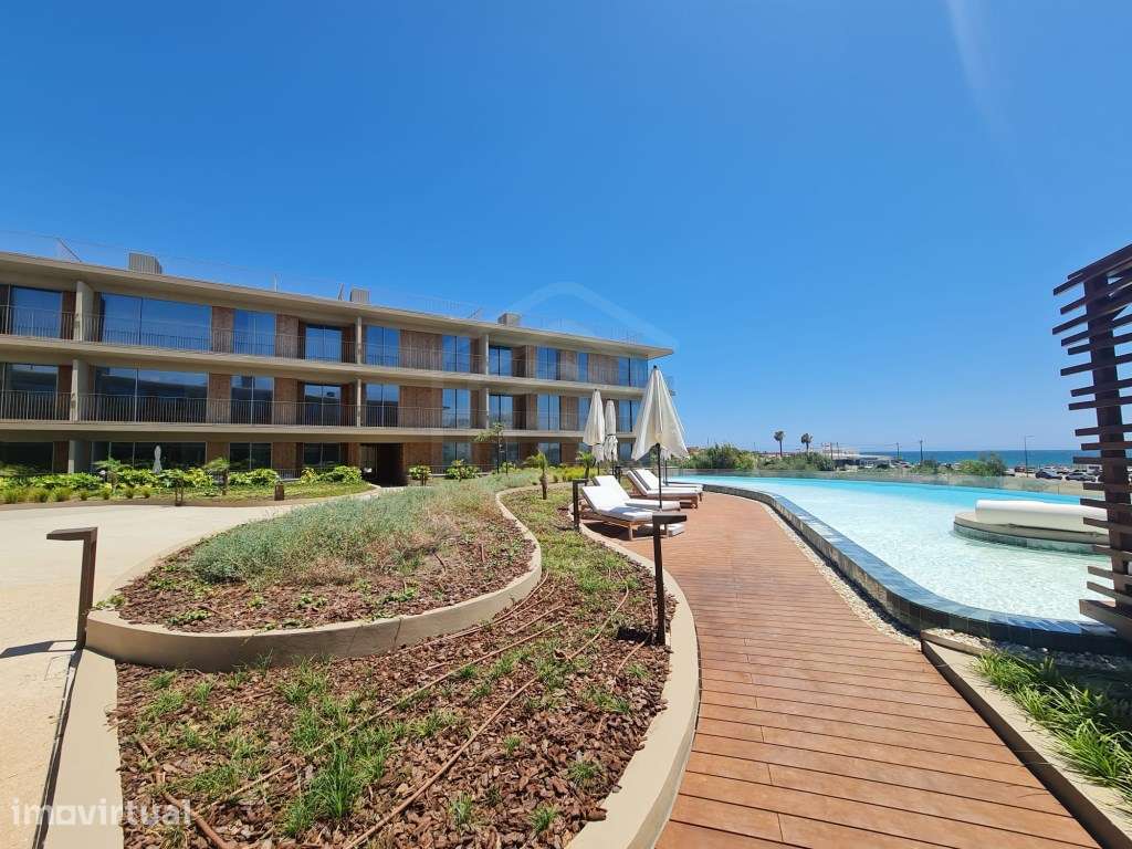 Apartamento T1 na primeira linha do Mar da Praia de Quarteira, Algarve