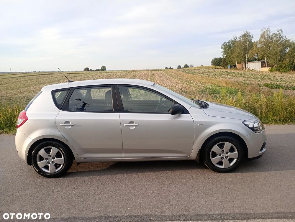 Kia Ceed 1.4 CVVT Attract - 25