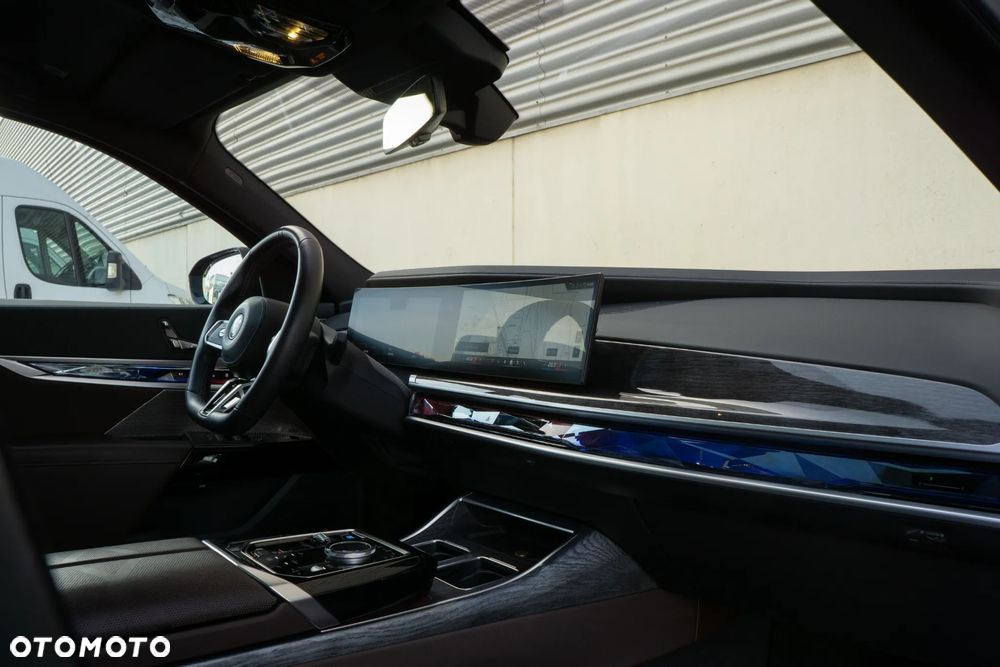 BMW i7 - 15
