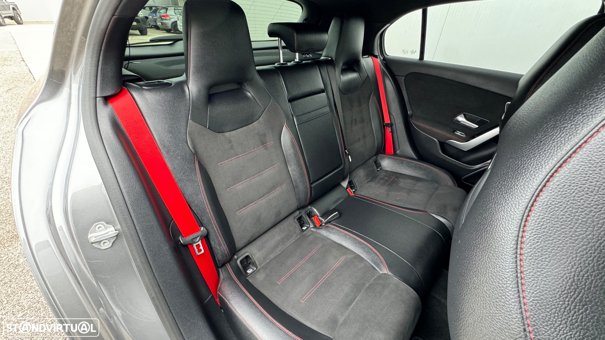 Mercedes-Benz A 35 AMG 4Matic - 10