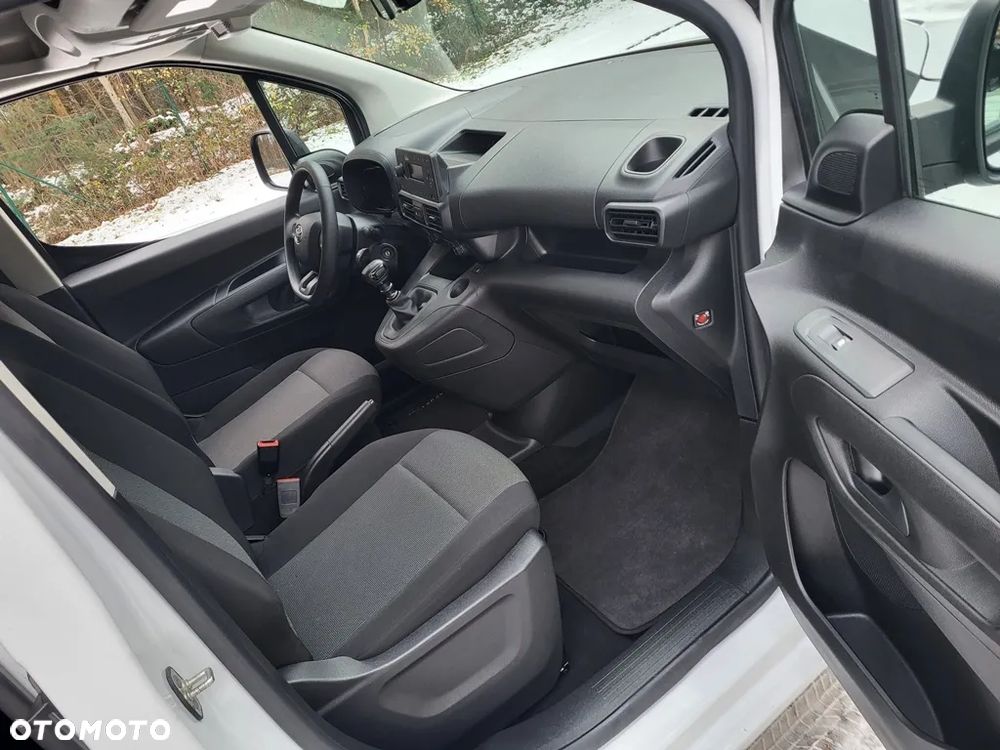 Toyota Proace City Verso 1.2 Turbo L1 Combi - 11