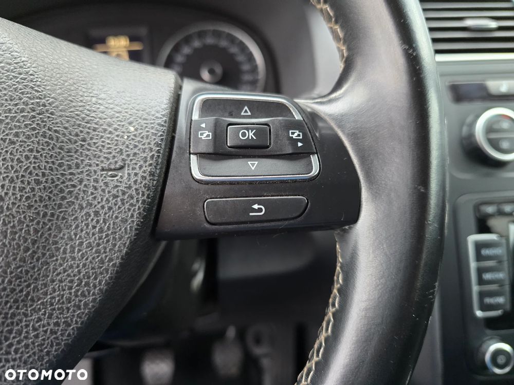 Volkswagen Touran - 23
