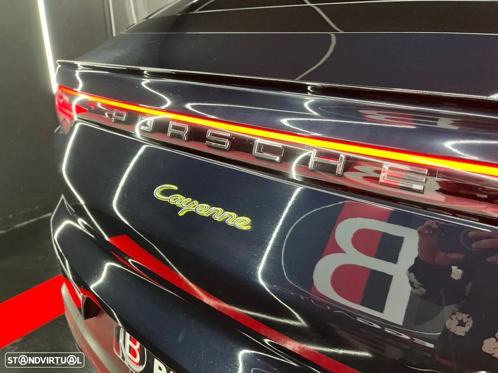 Porsche Cayenne Coupé E-Hybrid - 13