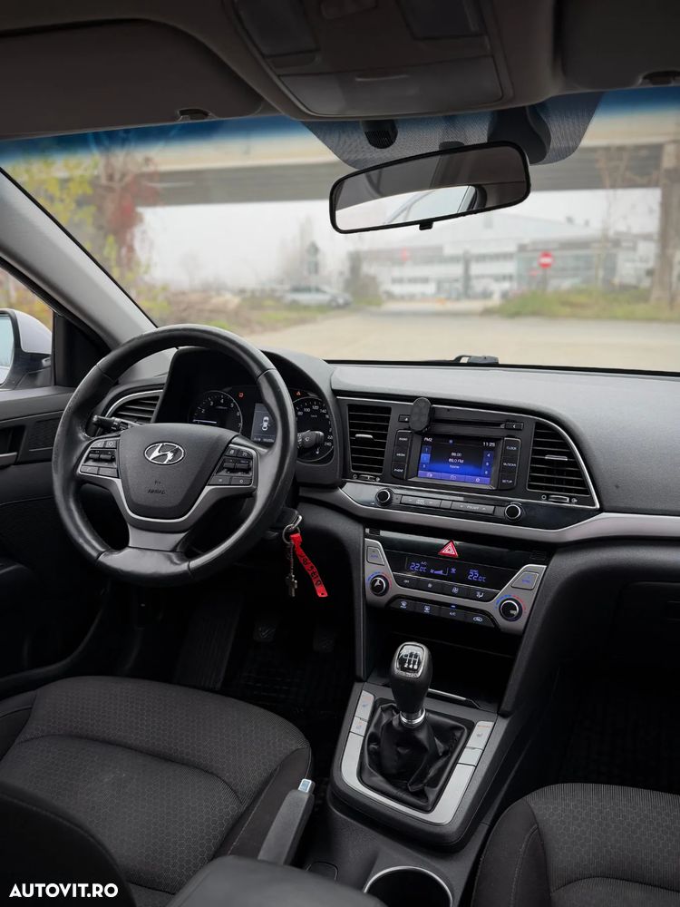 Hyundai Elantra 1.6 MPi Highway - 11