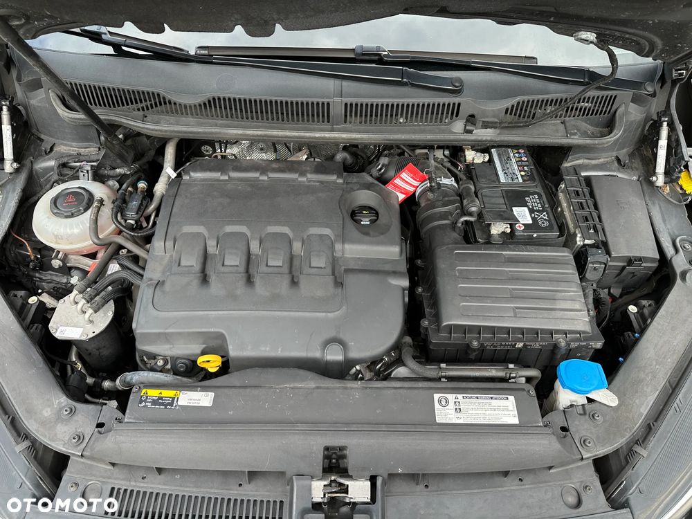 Volkswagen Touran - 31