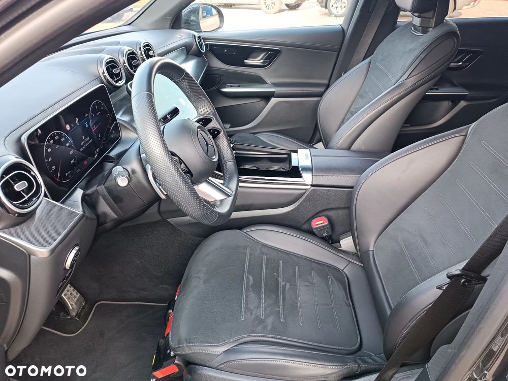 Mercedes-Benz GLC - 12