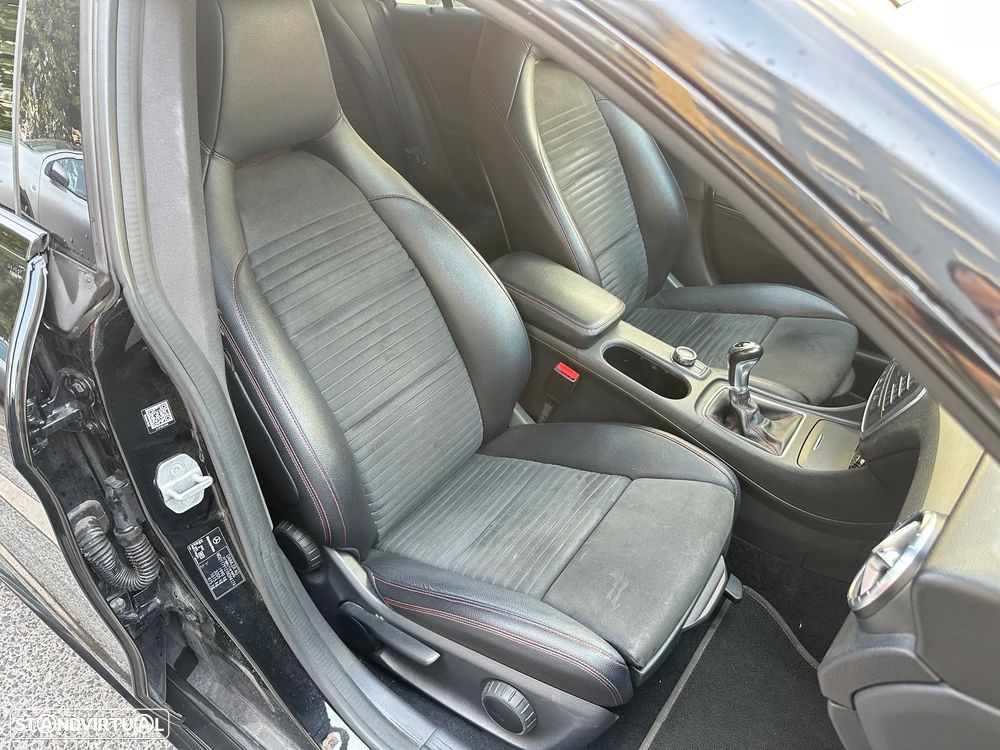 Mercedes-Benz CLA 180 d Shooting Brake AMG Line - 5