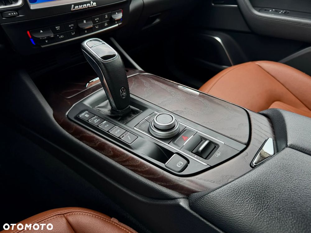 Maserati Levante S Q4 - 12