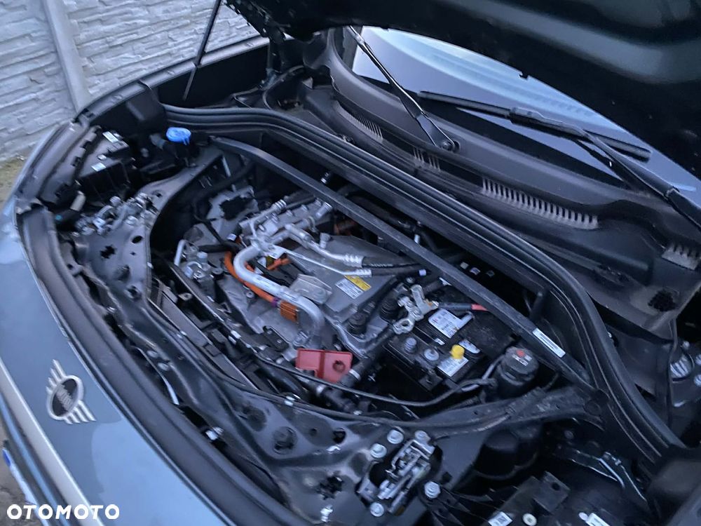 MINI Countryman E Essential Trim - 24