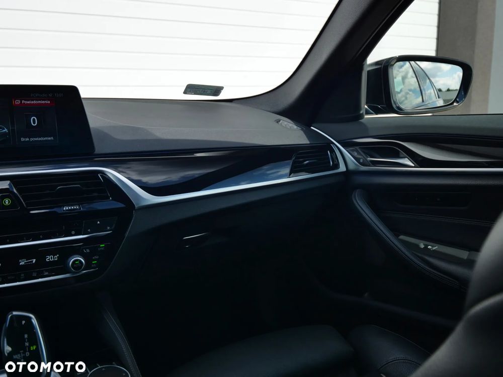 BMW Seria 5 530i xDrive M Sport sport - 17