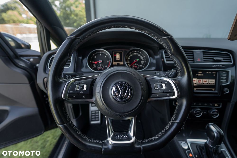 Volkswagen Golf - 26