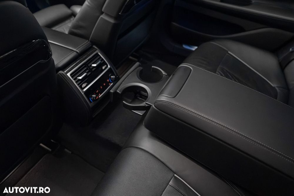 BMW Seria 7 740d xDrive - 34