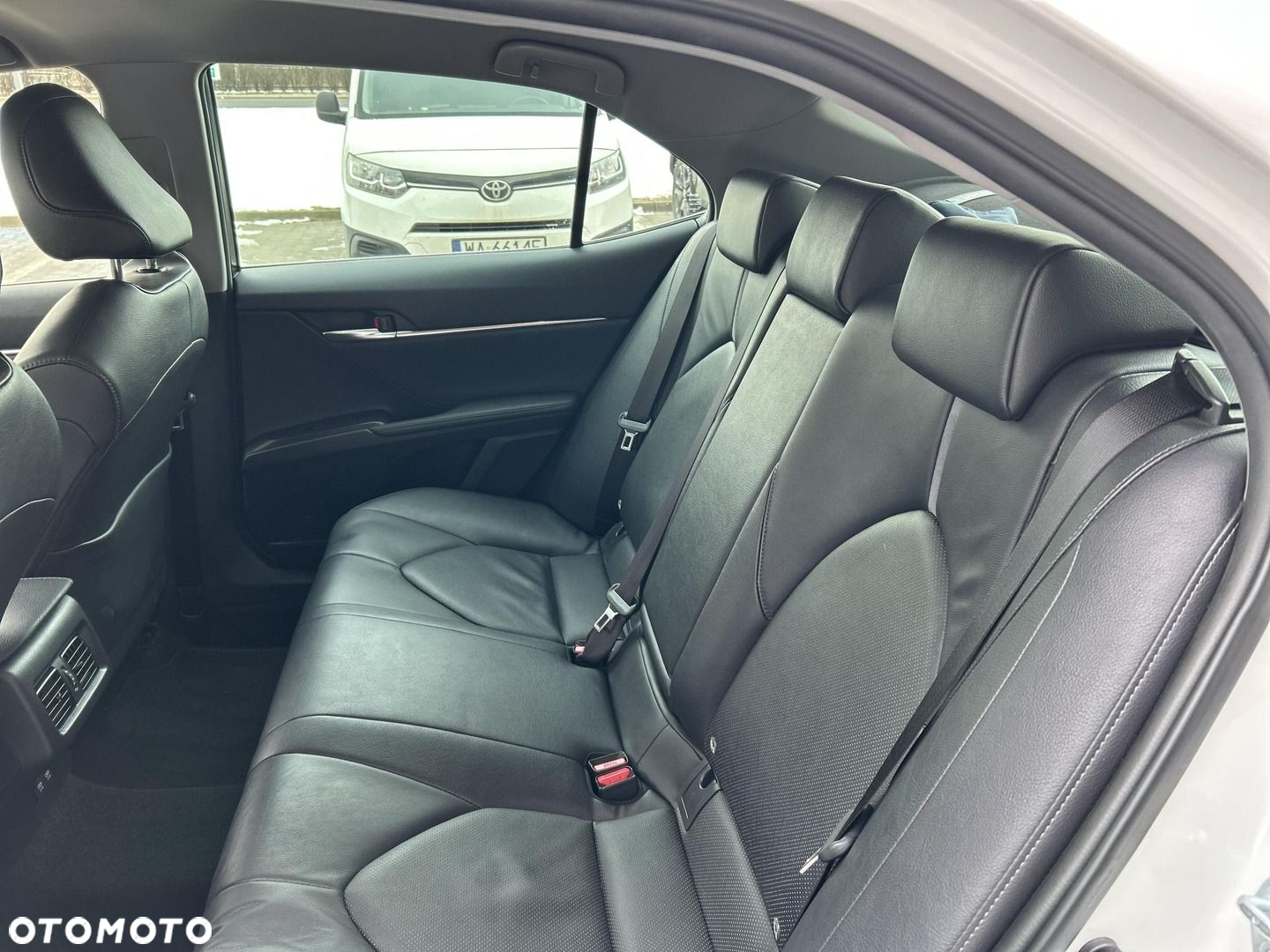 Toyota Camry - 21