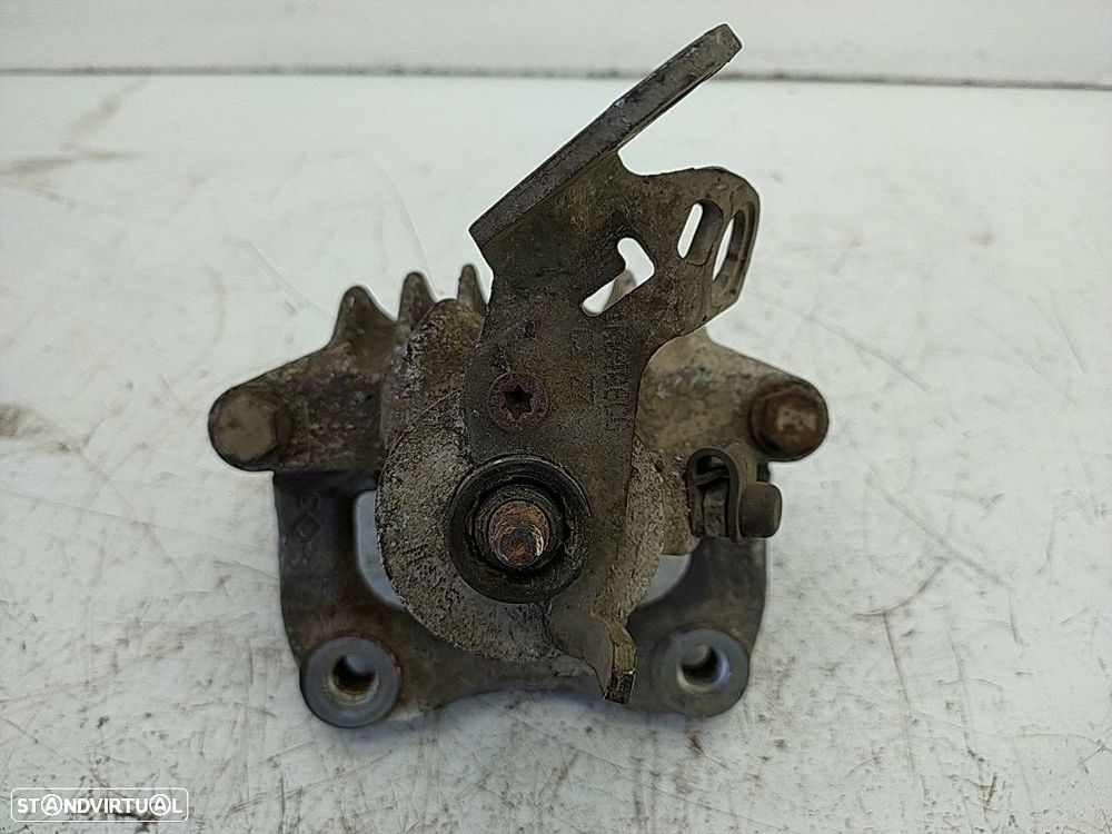 Pinça Tras Direita Seat Leon (1P1) - 3