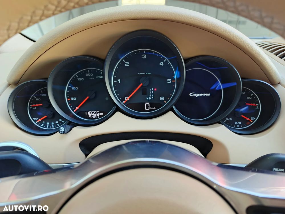 Porsche Cayenne 3.0 L - 35